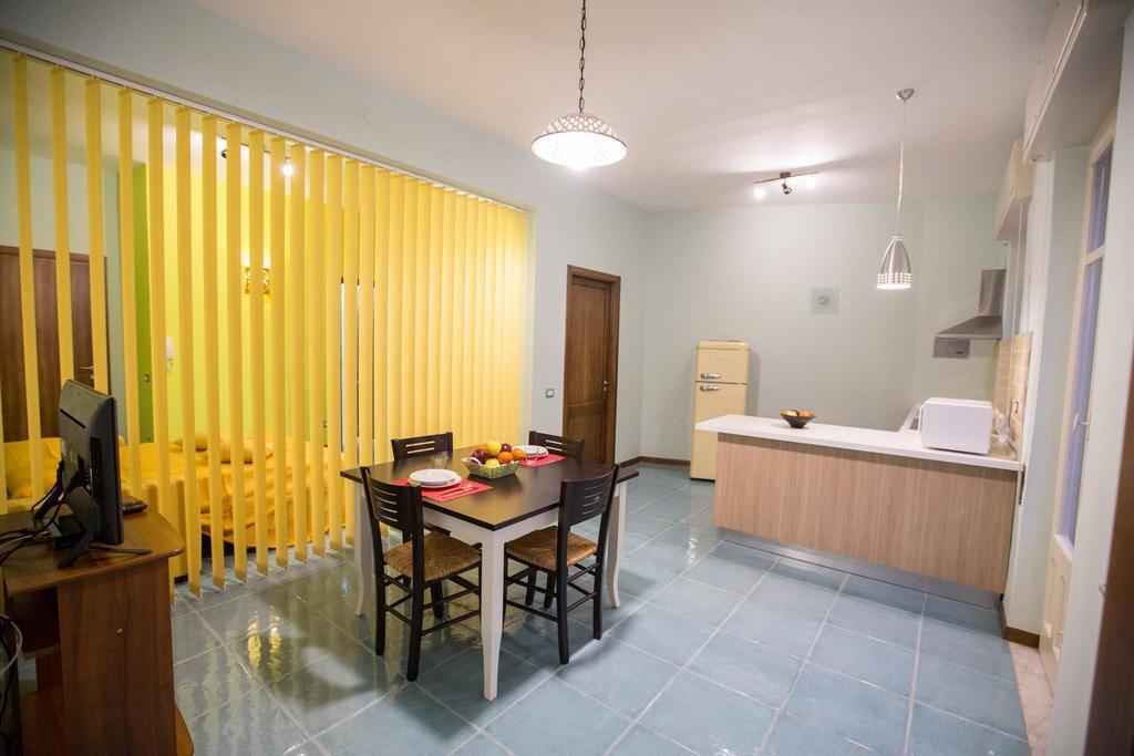Il Nido Del Sole Apartment Чефалу Стая снимка