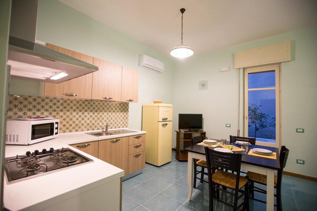 Il Nido Del Sole Apartment Чефалу Стая снимка