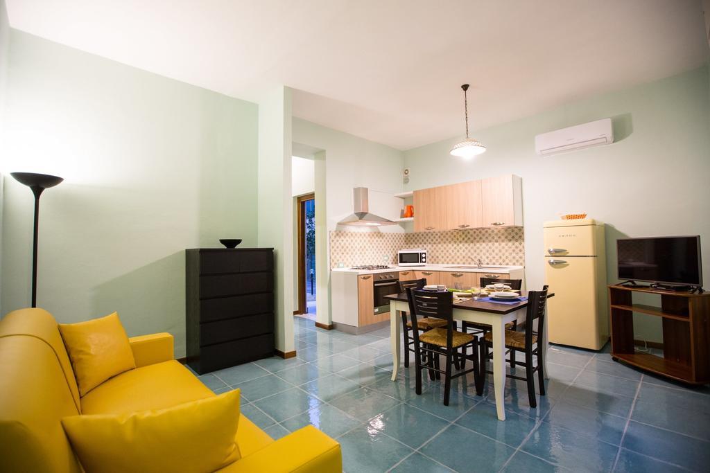 Il Nido Del Sole Apartment Чефалу Стая снимка