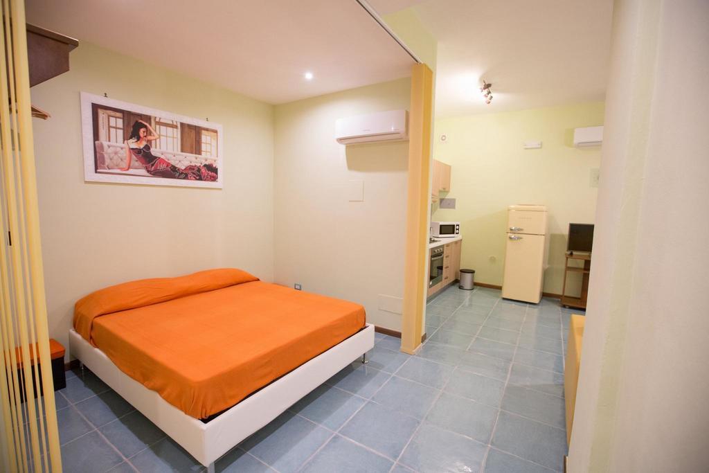 Il Nido Del Sole Apartment Чефалу Стая снимка