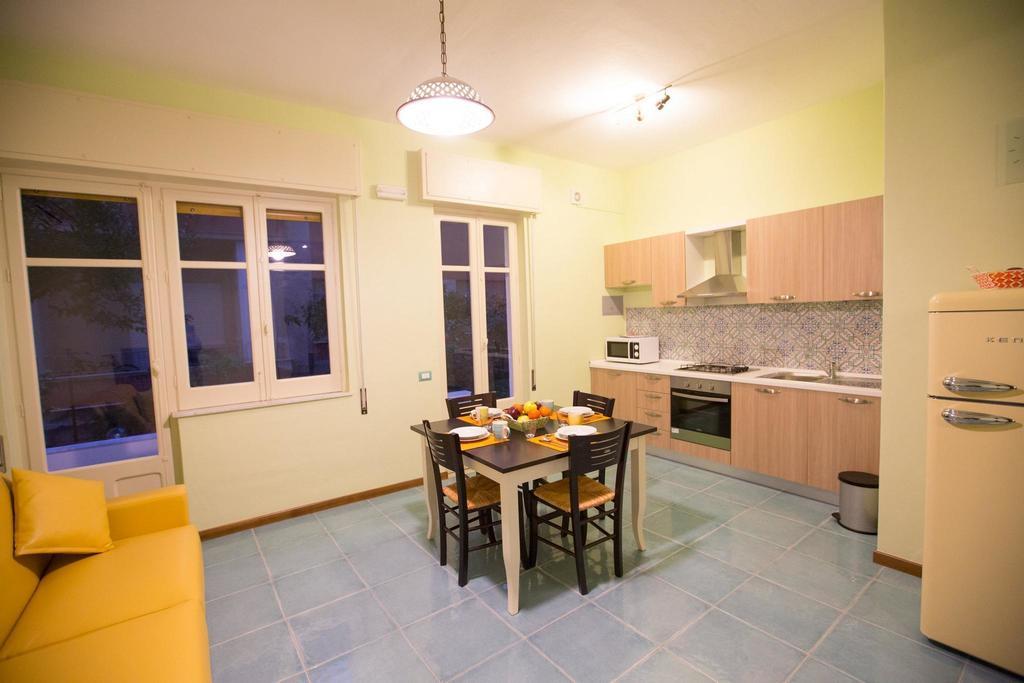 Il Nido Del Sole Apartment Чефалу Стая снимка